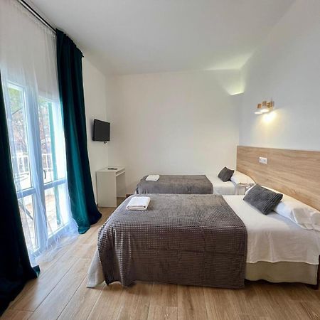 Hostal Oasis Dor Cala D´Or Esterno foto